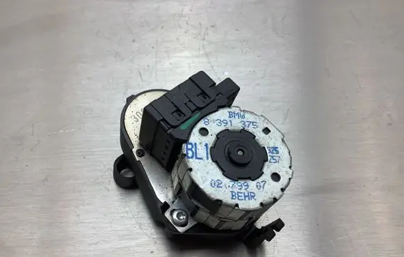 BMW 7 E38 Air flap motor/actuator 391375 0279907