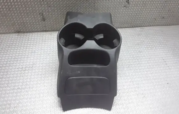 KIA Carens II Cup holder 