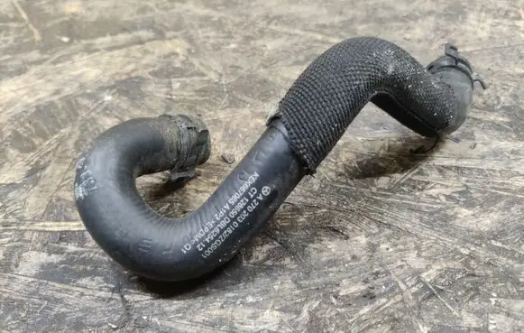 Mercedes-Benz B W246 W242 Engine coolant pipe/hose A2702030182