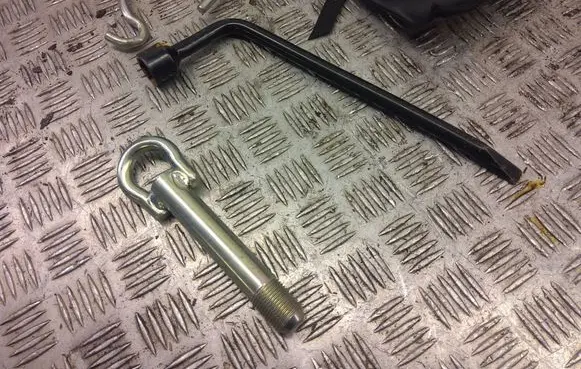 Toyota Auris E180 Tool set 