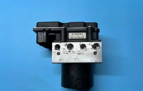 Skoda Fabia Mk1 (6Y) ABS Pump 6Q0907379AF 0265800511 0265231712