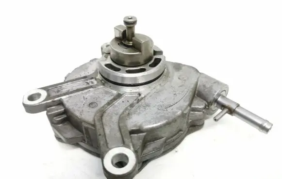 Toyota RAV 4 (XA30) Vacuum pump 24100885 5002