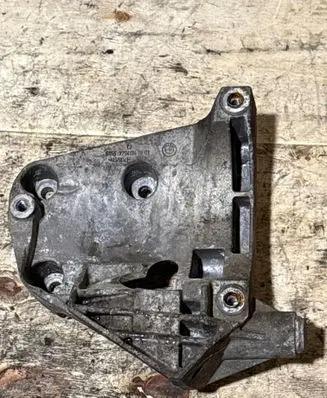 BMW 3 E46 A/C compressor mount bracket 7794174 64557794174 7786708