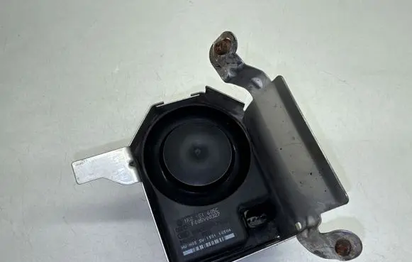 Volkswagen PASSAT B7 Alarm system siren 1K0951605C