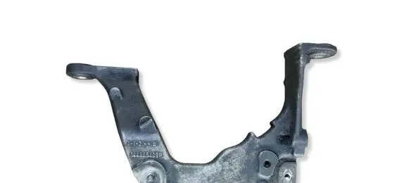 Mercedes-Benz B W247 Engine mounting bracket 144865409R