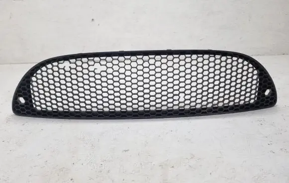 Volkswagen Touran II Front bumper lower grill 5P0853667A