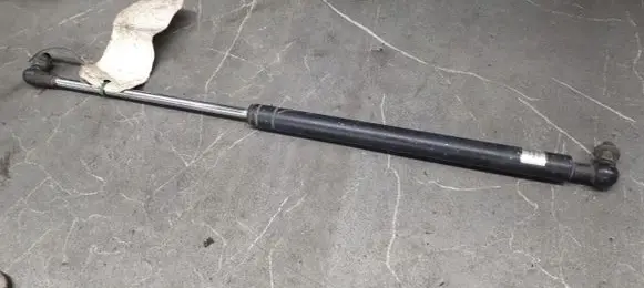 Mitsubishi Galant Tailgate strut 