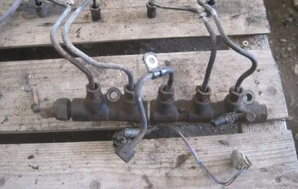 Toyota RAV 4 (XA20) Fuel main line pipe