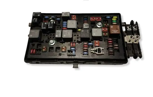 Opel Zafira A Fuse module 13222782