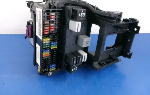 Volkswagen Tiguan Fuse box set 1K0937125A