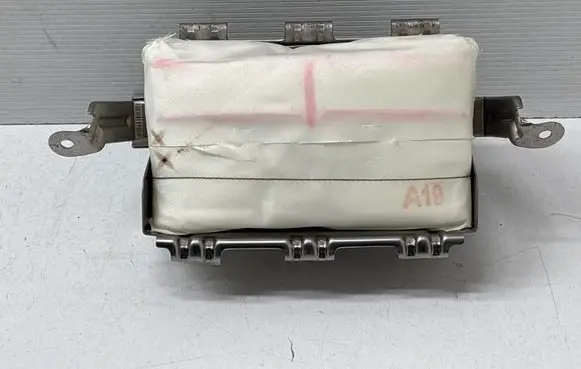 Toyota Highlander XU50 Passenger airbag TG10B01002 812310517P9Z 0589P1000163