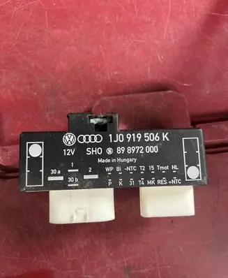 Volkswagen Golf IV Coolant fan relay 1J0919506K 898972000