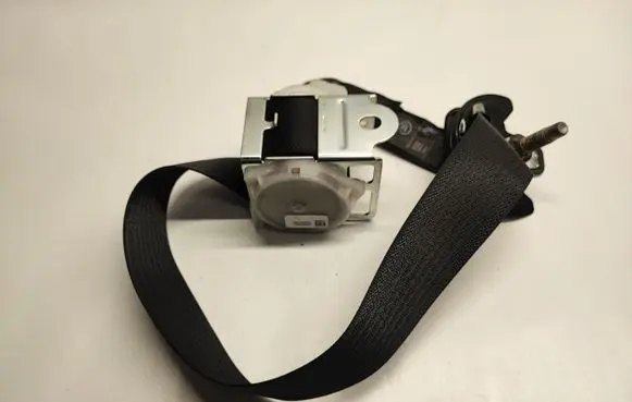 Dodge Challenger Rear seatbelt 5UZ23DX9AB