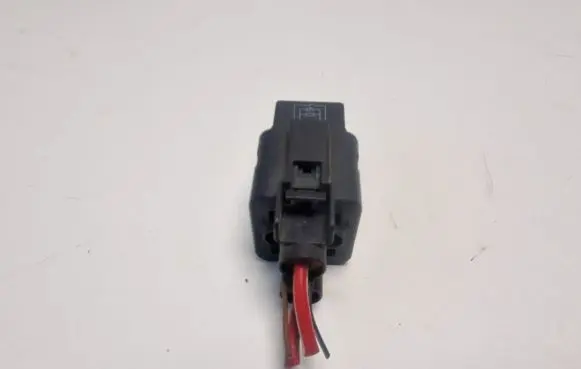 Volkswagen PASSAT B6 Glow plug pre-heat relay 3B0951253