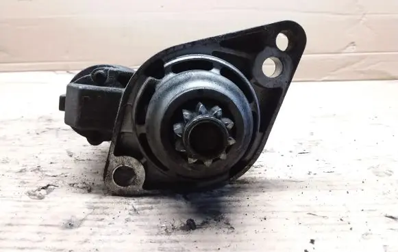 Volkswagen Golf V Starter motor 03Z911023G