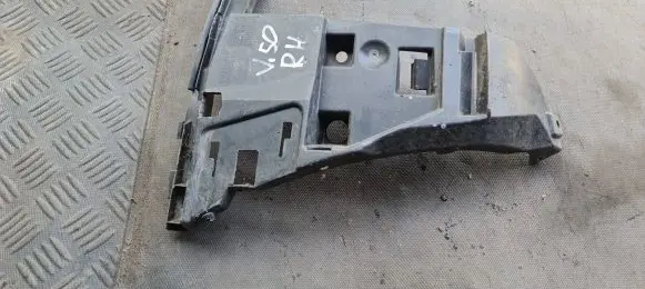 Volvo XC70 Front bumper mounting bracket 09484270