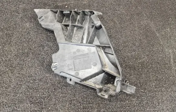 Audi A7 S7 4G Headlight/headlamp mounting bracket 4G8807284C