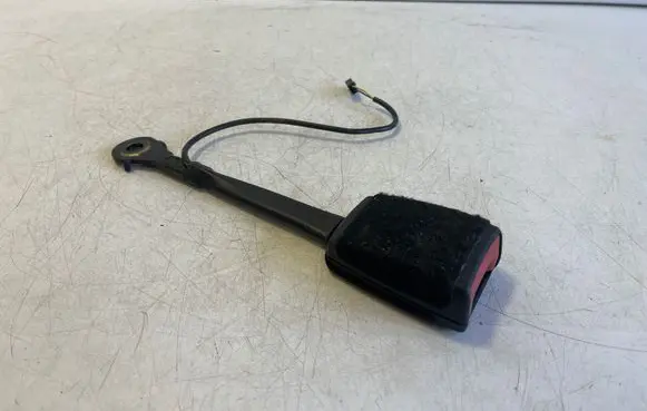 Audi TT TTS RS Mk3 8S Front seatbelt buckle 8S8857755C