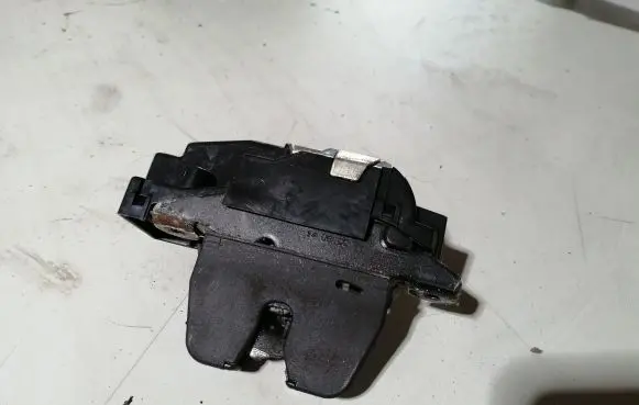 Peugeot 207 Tailgate/trunk/boot lock/catch/latch 9660403980