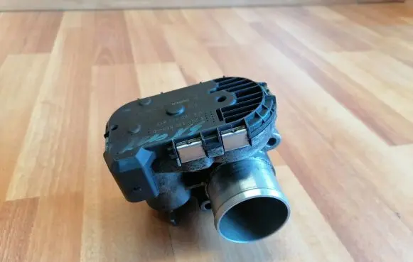 Renault Laguna III Throttle valve 8200330810 8200330812 0281002681
