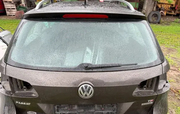 Volkswagen PASSAT B7 Tailgate/trunk/boot lid KLAPATYLPASSATB7