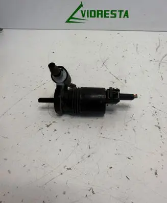 Nissan Note (E11) Windscreen/windshield washer pump 30097 091124B 662909