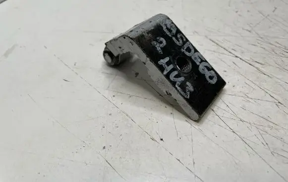 BMW 5 E60 E61 Rear door lower hinge 7068089