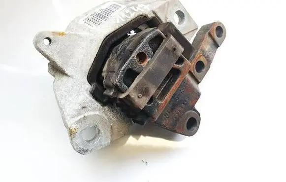 Ford C-MAX II Engine mount bracket FV637M121AE