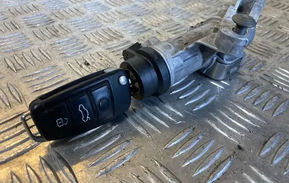 Seat Exeo (3R) Ignition lock 4B0905851Q