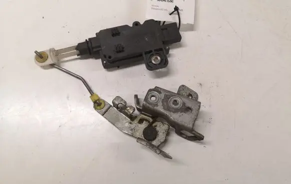 Nissan Primera Central locking motor 84680AV600 057102
