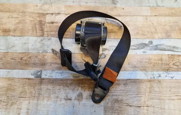 Ford C-MAX I Front seatbelt 601597400E 601597400