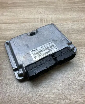 Opel Vectra B Engine control unit/module ECU 90508986 0281001633