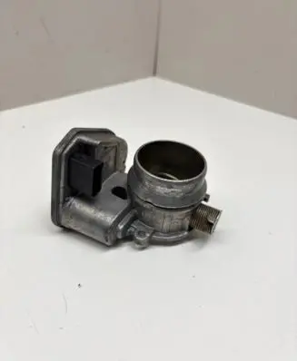 BMW 3 E90 E91 Throttle valve 7804373 B91610478