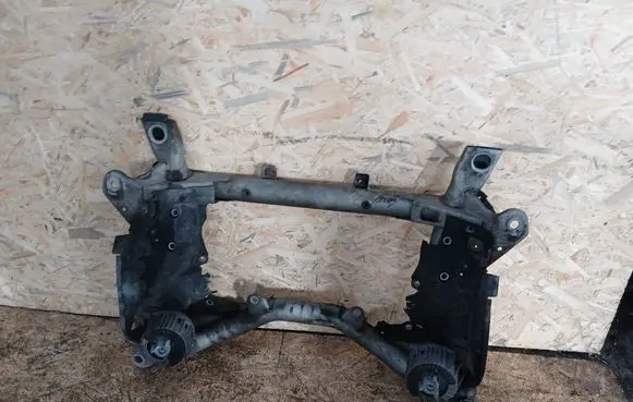 Mercedes-Benz CLS C218 AMG Front subframe 