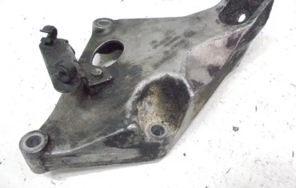 BMW X3 E83 Engine mounting bracket 6775041