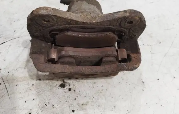 Hyundai Tucson JM Front brake caliper