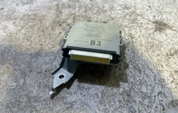 Toyota Auris E180 Other control units/modules 8994012130 10R037532 0319003581