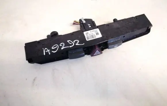 Opel Astra H Hazard light switch 13100105