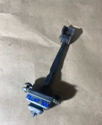 Skoda Octavia Mk2 (1Z) Front door check strap stopper 1Z0837249