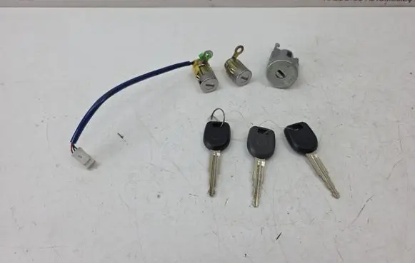 Mitsubishi Pajero Lock set 1370 E6087 MR535916
