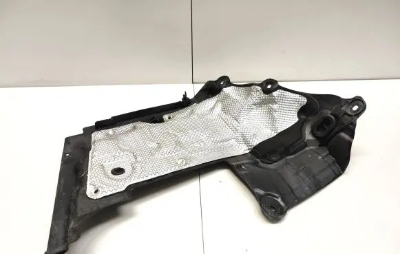Mercedes-Benz C W205 Other engine bay part A2056206001 4012859D 20161026