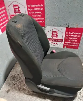 Toyota RAV 4 (XA30) Front passenger seat T9079