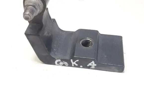BMW 5 E60 E61 Rear door lower hinge 7068089