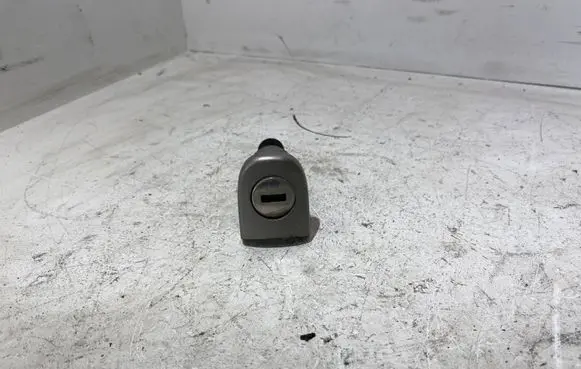 Skoda Octavia Mk2 (1Z) Front door lock (next to the handle) 1Z08371670