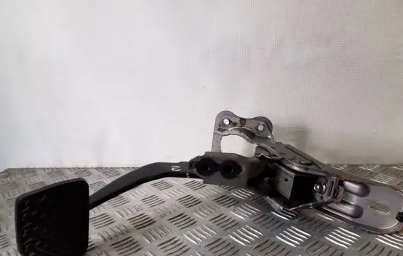 Infiniti EX Brake pedal