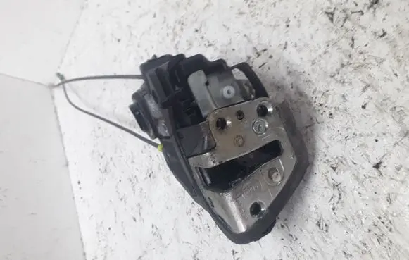 Toyota Auris 150 Rear door lock