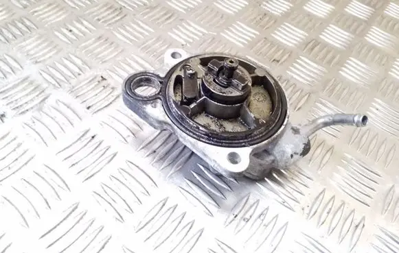 Toyota Yaris Vacuum pump