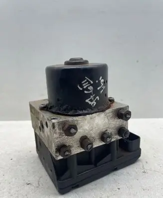 Volkswagen Golf III ABS Pump 3A0907379D 3X9143 10094603113