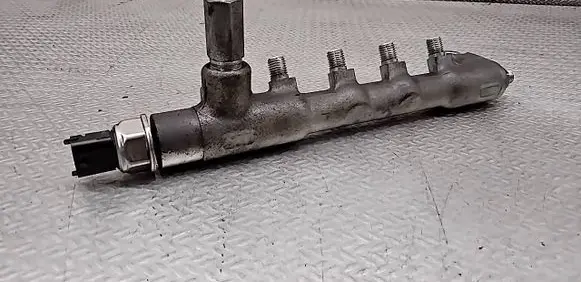 Opel Meriva B Fuel main line pipe 