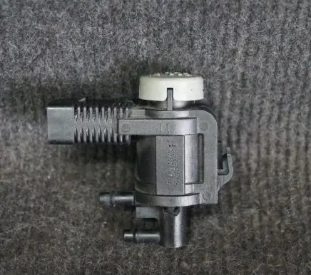 Volkswagen Golf VI Turbo solenoid valve 1K0906283A